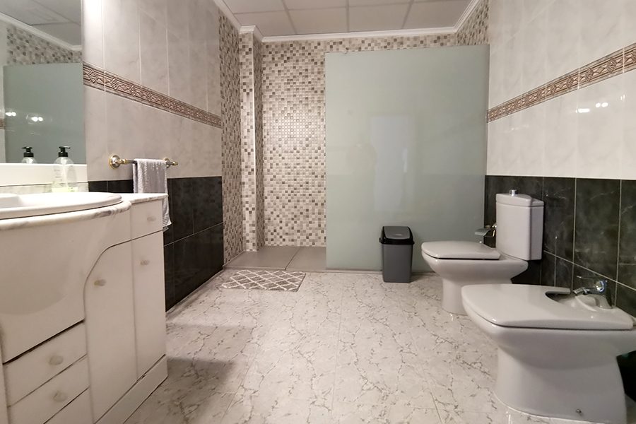 01_Hab_Les_Ciencies_Banyo_Compartido_05